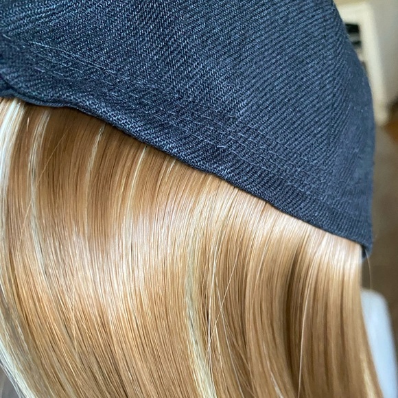 HAT WIG Black Ball Cap with 14” Mixed Blonde/Brown Wig Hair New - Picture 8 of 9